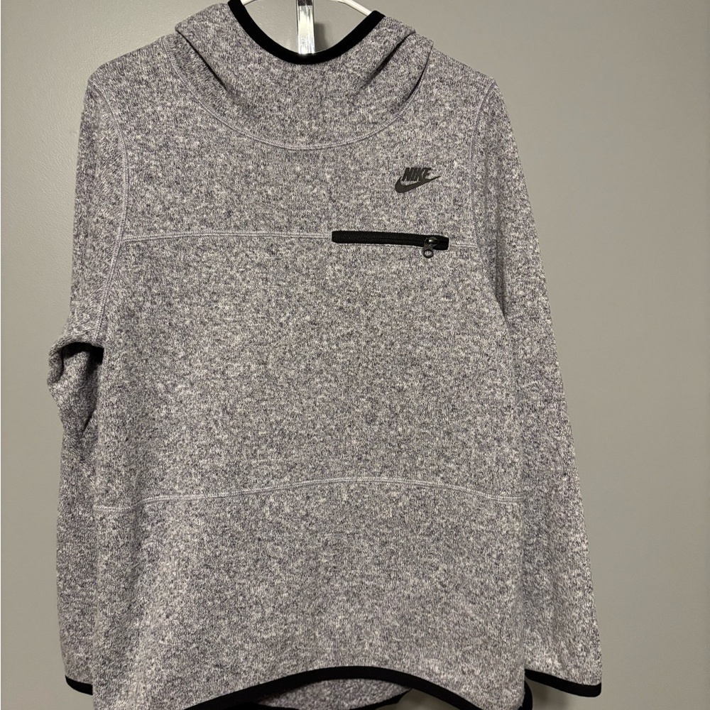 Nike women’s heathered light purple size large pull over jacket/sweater